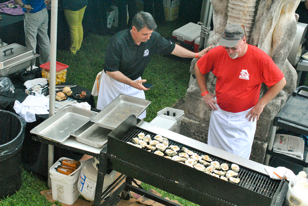 oyster-cooking-forks-corks-sarasota-originals-restaurants