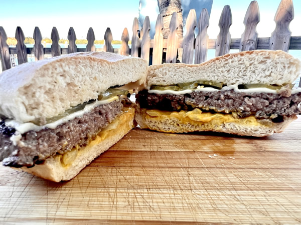 New Pass Grill Cheeseburger